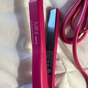 Mini Onyx Hair Straightener - Pink